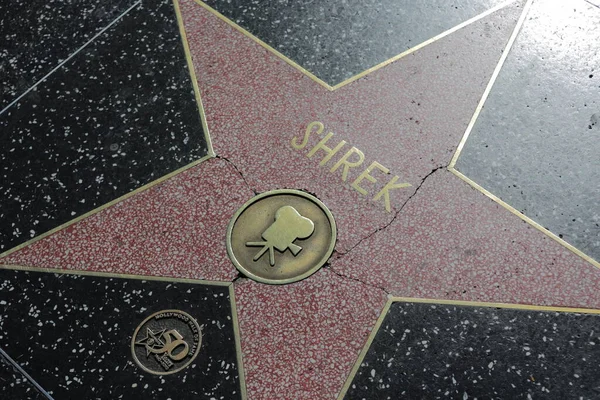 Los Angeles, CA, ABD, 2.09.2020 - Hollywood Şöhret Yolu 'ndaki Shrek yıldızı