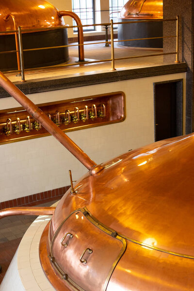 Пльзень, Чехия, 1.09.2019 - винтажные пивоваренные котлы Pilsner Urquell