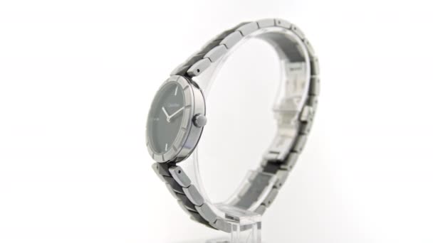 New York, US, 01.11.2020: Calvin Klein womens fashion watch rotating on stand — Stock Video