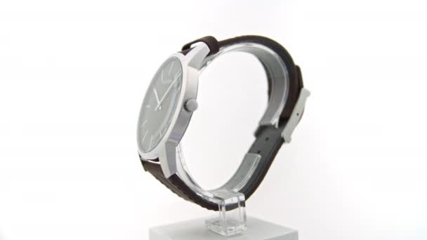 London, UK, 01.11.2020: Calvin Klein mens fashion watch rotating on stand — Stock Video