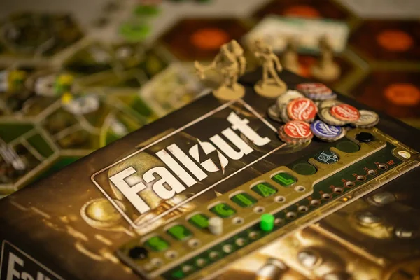 Roseville, MN, USA, 02.04.2021 - Fallout Board Game components on Map Tiles — Stock Photo, Image