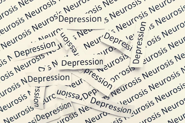 Znaki słowa depresja leżąca w bałaganie na papierze ze ze znakiem neurozy, pojęcie smutku, apatii i niskiego nastroju — Zdjęcie stockowe