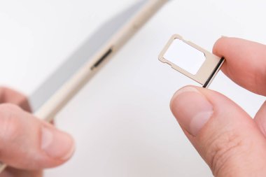 Akıllı telefondan sim kartı silmek, simkart değiştirmek ve numarayı değiştirmek