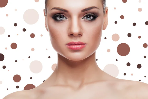 Gorgeous woman with perfect skin and make up — Stock Photo, Image