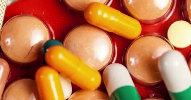 Birçok hap ve kapsül içinde görüntüleri kapat