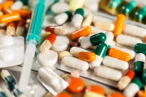 Antibiotica voorschrijven. Medische behandeling met antibiotica — Stockfoto