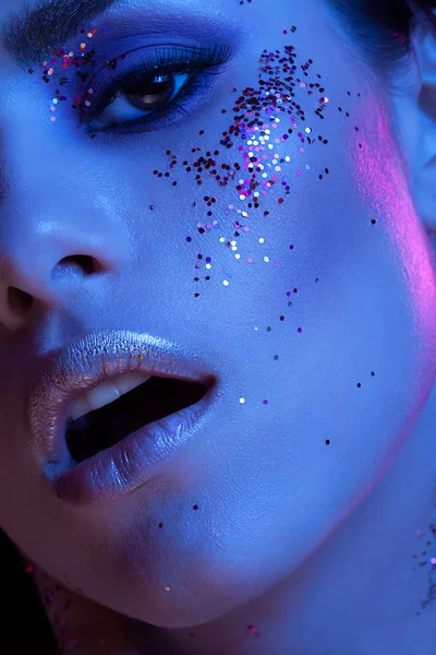 High end beauty image of girl covered in glitter — Stock Photo, Image