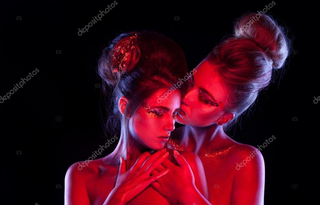 Hot Lesbian Pictures