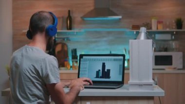 Evden çalışan CAD programında yeni bileşen oluşturuluyor