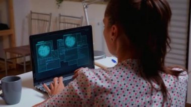Hükümet sunucusuna erişen uluslararası kadın hacker