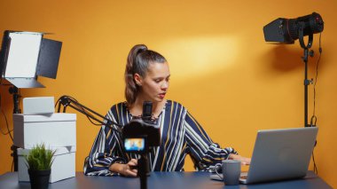 Yeni medya yıldızından büyük bir hediye kaydı.