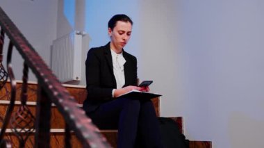 Ofis yöneticisi finans projesi görevleri