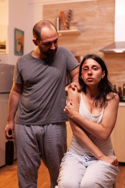 Alkolik koca, korkunç eş.