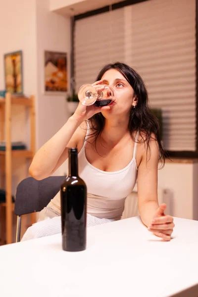 Woman having emotional problem — Stock Photo, Image