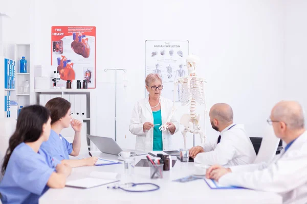 Het onderwijzen van menselijke anatomie — Stockfoto