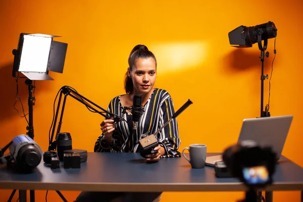 Hablando de tecnología de videografía — Foto de Stock