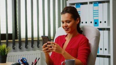 Sohbet ve gülümseme