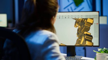 Yeni projede fazla mesai yapan bilgisayar kullanan odaklı mimar