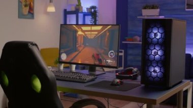 RGB profesyonel klavyesi olan boş oyun romm 'u