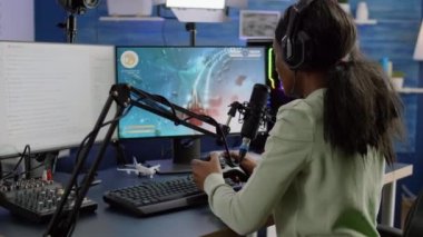 Flamalı siber oyun oynatıcı video oyunu denetleyici