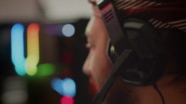 Profesyonel FPS nişancı video oyununa yakın çekim