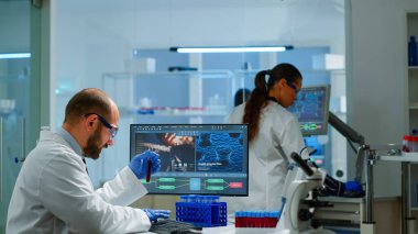 Aşı geliştirme ve test tüpü bulundurma konusunda labaratuvar tıbbi malzemeleri.