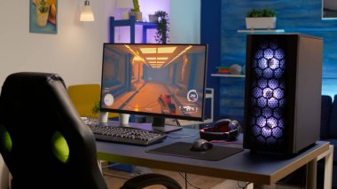 RGB profesyonel klavyesi olan boş oyun romm 'u