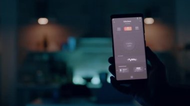 Telefonu yüksek teknoloji yazılım aydınlatma denetleyicisiyle kapat