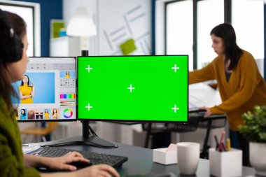 Renkli anahtar ekran kullanarak resim rötuş düzenleme varlıkları