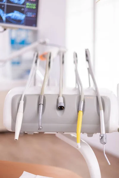 歯科手術のために用意された専門的な医療病理歯ドリル — ストック写真
