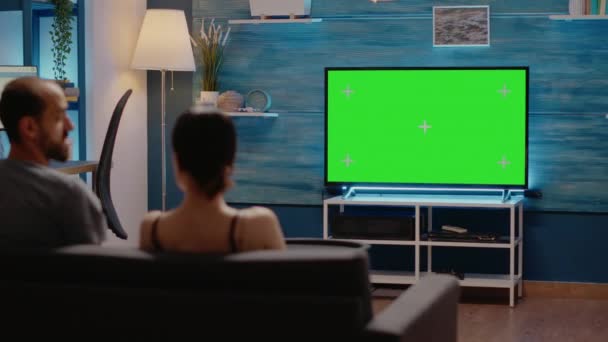 客厅里电视上的绿色屏幕 — 图库视频影像