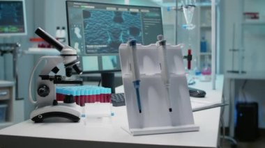 Bilimsel mikropipet ve enstrümanlara yakın