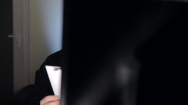 Bilgisayar klavyesinde yazma görüntülerini kapat