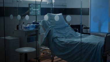 Hastane zemininde boş yoğun bakım odası