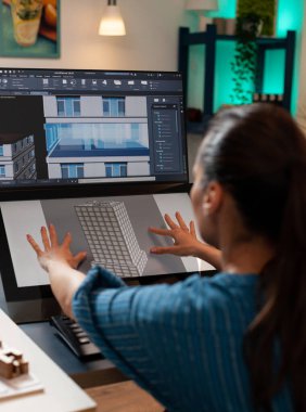 Modern mimar model çizimi tasarlıyor.