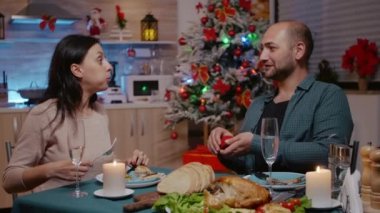 Kadına evlenme teklif edilmesi şok edici.