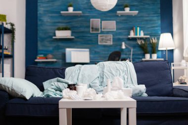 Sağlık hastalığı ve hastalık ilacı olan boş bir oda.