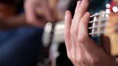 gitar müzik Studio oynayan erkekler