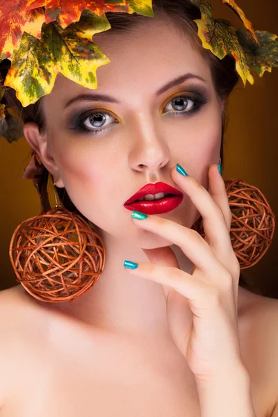 Gorgeous model in autumn fashion concept — Stock Photo, Image