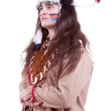 Beyaz arka plan üzerinde izole yerli Amerika erkekler