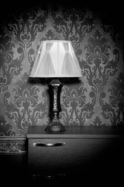 Retro lamp op blauwe rococo achtergrond — Stockfoto