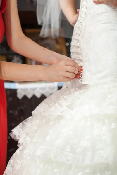 Novia preparándose para la boda — Foto de Stock