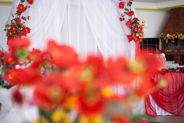 Цветочные украшения для свадьбы
