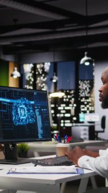 Dikey Video Siyah Bilişim danışmanları AI büyük veriler ve öngörücü analitikler, akıllı iş çözümleri ve adaptif stratejiler için bulut hesaplama kullanır. Yapay zeka mühendisliği algoritmaları