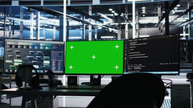 Chroma anahtarı sunucu çiftliğinde vites arızalarını tespit eden düğüm ağacı programlama aracını görüntüler. İzole edilmiş ekran model bilgisayar izleme veri merkezi performansı üzerine görsel programlama yazılımı