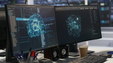 Veri merkezindeki yapay zeka yapay zeka geliştirme çalışma istasyonunu çift monitörle kapatın. Sinir ağı algoritmalarının performansını ve el kamerasının görüntüsünü izlemek için kullanılan sunucu odası bilgisayarları