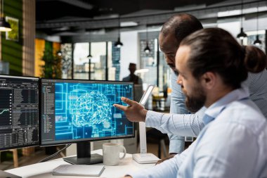 AI teknolojisini otomatik ticaret ve portföy dengelemesi için kullanan borsacılar takımı. Karmaşık pazar verilerini analiz etmek için makine öğrenme algoritmaları uygulayan destek firması çalışanları