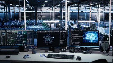 Veri merkezi PC ekranları AI LLM model geliştirme ve otomasyon iş yüklerinde kullanılan arka uç donanım performansını izler. Workstation monitörleri sunucu donanımlarını denetliyor