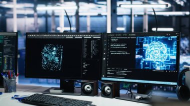 Veri merkezindeki bilgisayar sistemleri yapay zeka teknolojisiyle ağ kaynaklarını yönetiyor. Etkili veri işleme ve depolama olanağı sağlayan görsel programlama araçlarına sahip bilgisayar donanımı