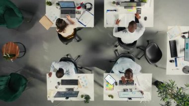 Çeşitli çalışma takımlarının analizlerine ve tahminlerine odaklan, performans ölçümlerine odaklan ve rapor yazmaya odaklan. Büyümeyi ve yönetim kararlarını destekleyecek veri görselleştirmesi. Kamera A.